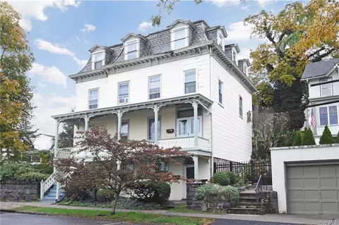 15 S Buckhout St, Greenburgh, NY 10533