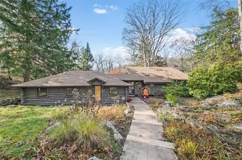 9 Wood St, Katonah, NY 10536