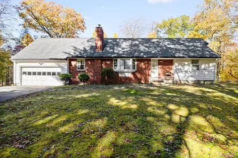 104 Ridge Rd, Woodbury Town, NY 10930