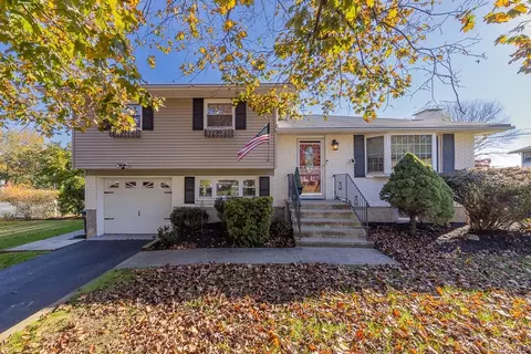 4 Slater Dr, Stony Point, NY 10980