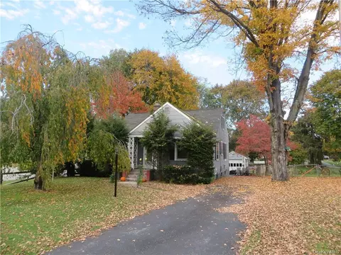 3 Wright Ave, Hyde Park, NY 12538