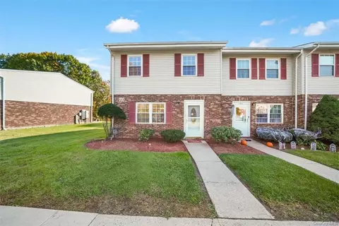 276 Temple Hill Rd #1701, New Windsor, NY 12553