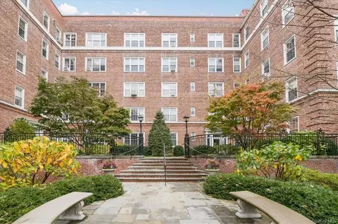 8 Midland Gdns #2I, Bronxville, NY 10708
