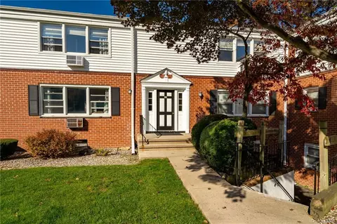 33 Bon Aire Cir #8201, Ramapo, NY 10901