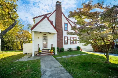 14 W Jackson Ave, Middletown, NY 10940