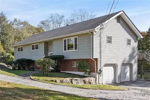 9 Grady Ln, Southeast, NY 10509