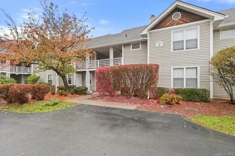 807 Lenox Rd, Monroe, NY 10950