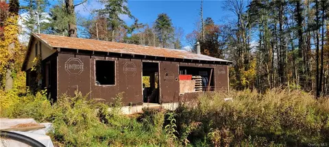 6010 State Route 97, Tusten, NY 12764