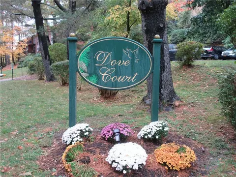 8 Dove Ct #J, Cortlandt, NY 10520