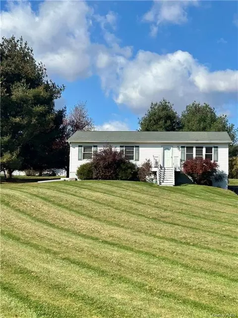667 Prosperous Valley Rd, Wallkill, NY 10940
