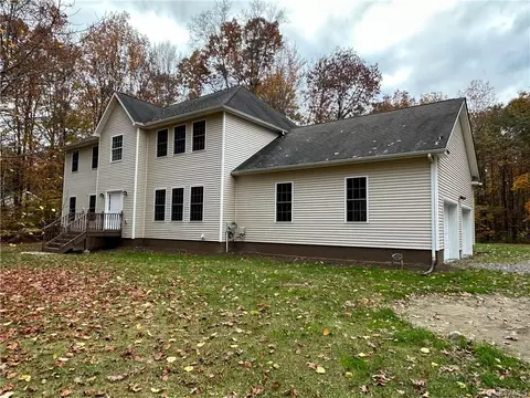69 Hickory Hill Rd, Newburgh, NY 12550