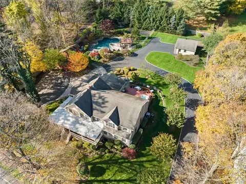 49 Cragmere Rd, Ramapo, NY 10901