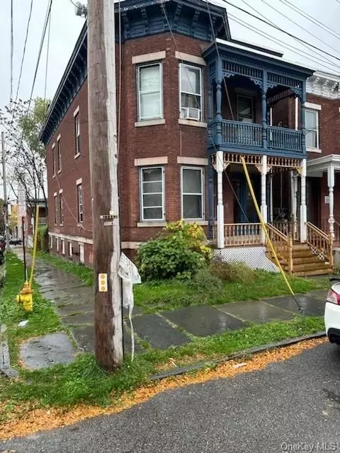 18 Lutheran St, Newburgh, NY 12550