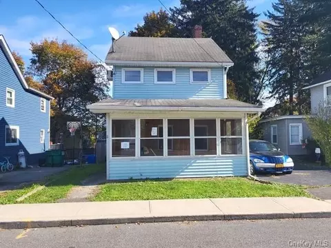 11 Grand St, Marlboro, NY 12542