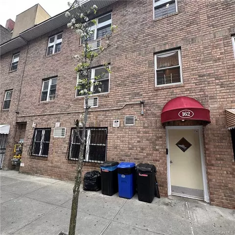 162 W 162nd St, Bronx, NY 10452