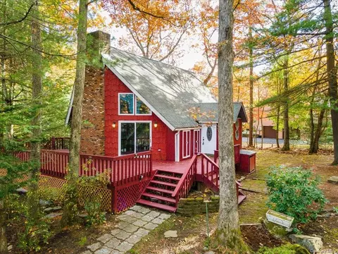 3 Norfolk Ct, Thompson, NY 12775