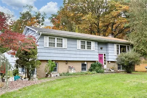 229 E Townline Rd, Orangetown, NY 10994