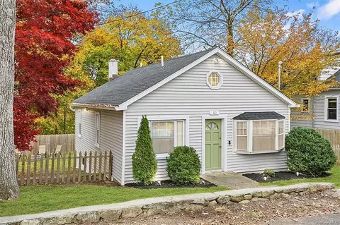 40 Argyle St, Lake Peekskill, NY 10537