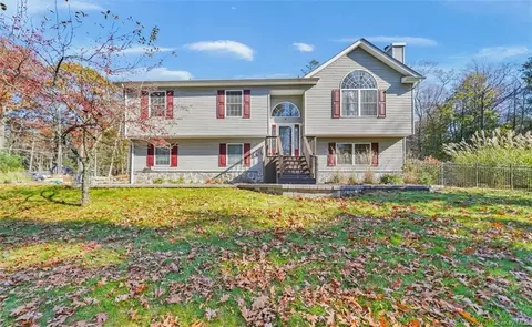 413 Yankee Lake Rd, Mamakating, NY 12790