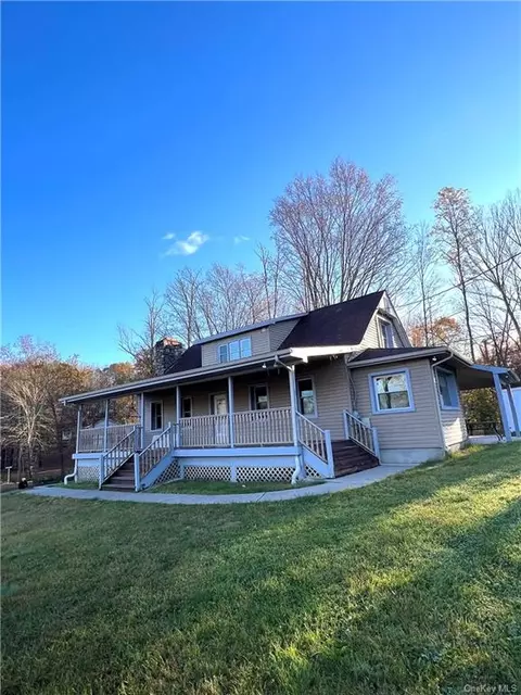 443 Quaker St, Newburgh, NY 12589
