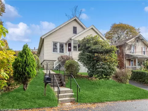 14 Green St, Beacon, NY 12508