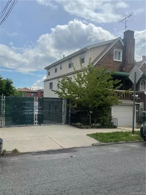 752 Logan Ave, Bronx, NY 10465