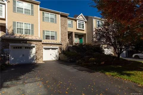 797 Huntington Dr, Fishkill, NY 12524