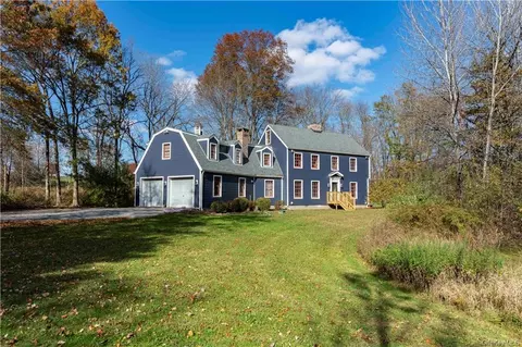 6 Dickerson Ave, Crawford, NY 12549
