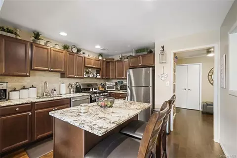 368 Country Club Ln, Pomona, NY 10970