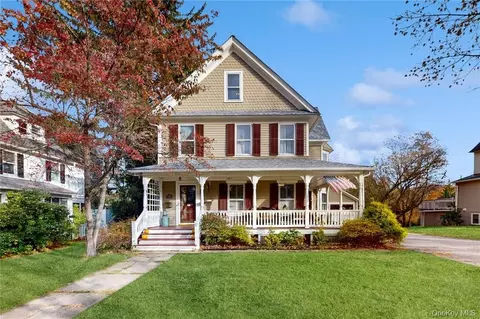 17 Clinton Ave, Warwick, NY 10990