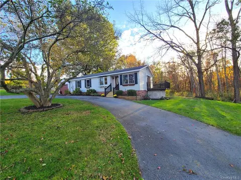 367 Collabar Rd, Crawford, NY 12549