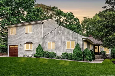 409 S Chelsea Rd, Greenburgh, NY 10603