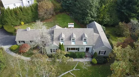 1 Heather Ln, White Plains, NY 10605