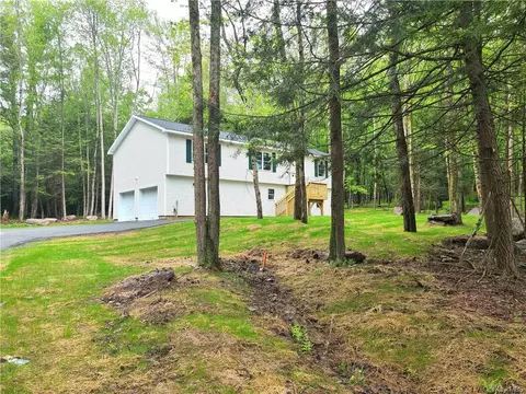 230 Maplewood Garden Rd, Thompson, NY 12701