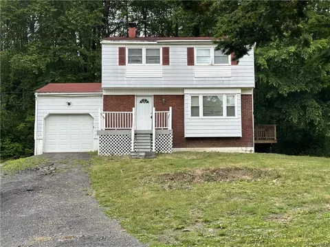 213 Hawleys Corners Rd, Lloyd, NY 12528