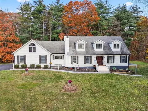 112 Whitlock Rd, Mount Hope, NY 10963