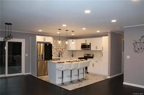 62 Grove St, Monroe, NY 10950