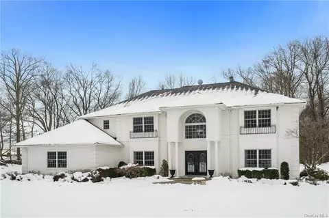 18 Hilltop Rd, Katonah, NY 10536