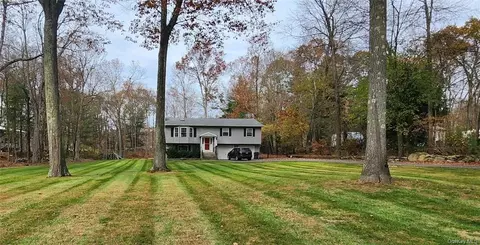 10 Ulster Ter, Newburgh, NY 12589