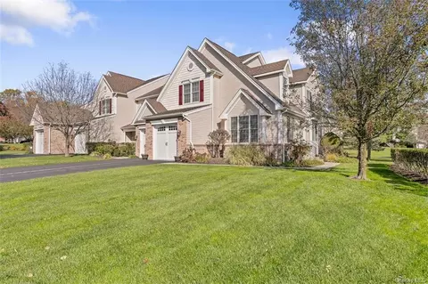 24 Sassinoro Blvd, Cortlandt, NY 10567