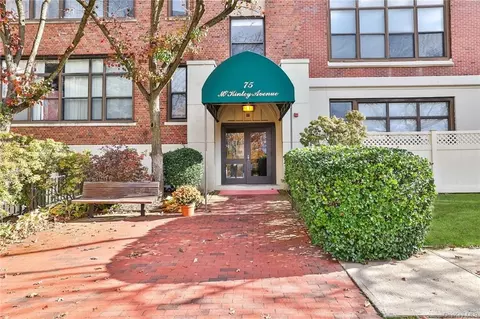75 Mckinley Ave #B209, White Plains, NY 10606