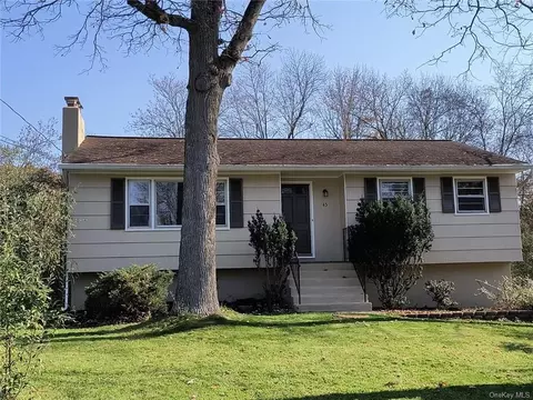 45 Park Hill Dr, New Windsor, NY 12553