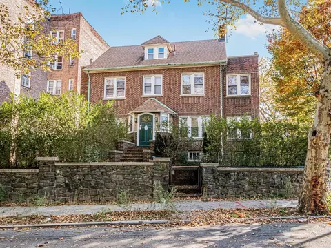 1850 Billingsley Ter, New York, NY 10453