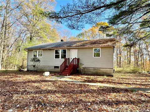 46 Woods Rd, Shawangunk, NY 12566