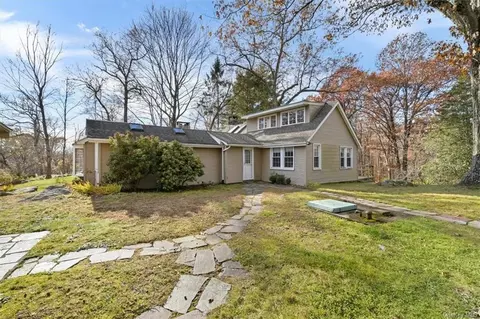 10 Long Ridge Trl, Putnam Valley, NY 10579