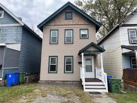 283 E Main St, Middletown, NY 10940
