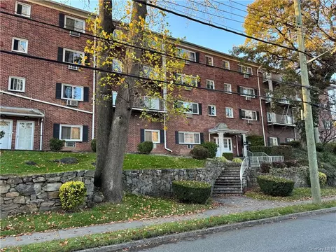 2333 Palmer Ave #2F, New Rochelle, NY 10801