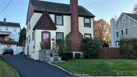97 Trenton Ave, White Plains, NY 10606