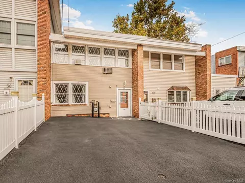 38 Halgren Cres, Haverstraw, NY 10927
