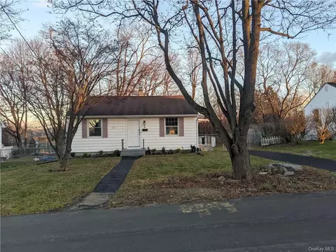 5 Russell St, Cornwall, NY 12518